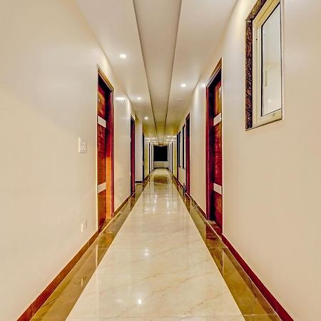 Collection O Hotel Aditya Palace Near Leisure Valley Park Gurgaon Zewnętrze zdjęcie