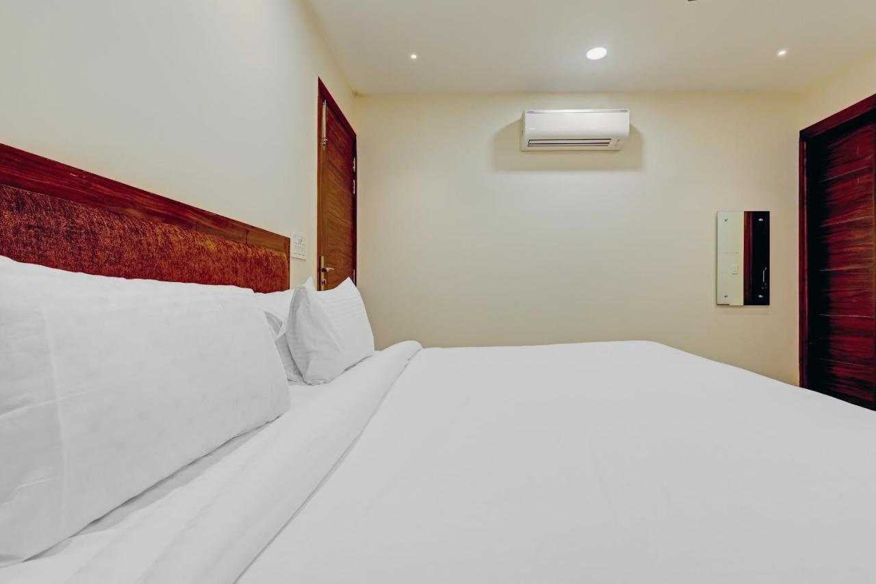 Collection O Hotel Aditya Palace Near Leisure Valley Park Gurgaon Zewnętrze zdjęcie