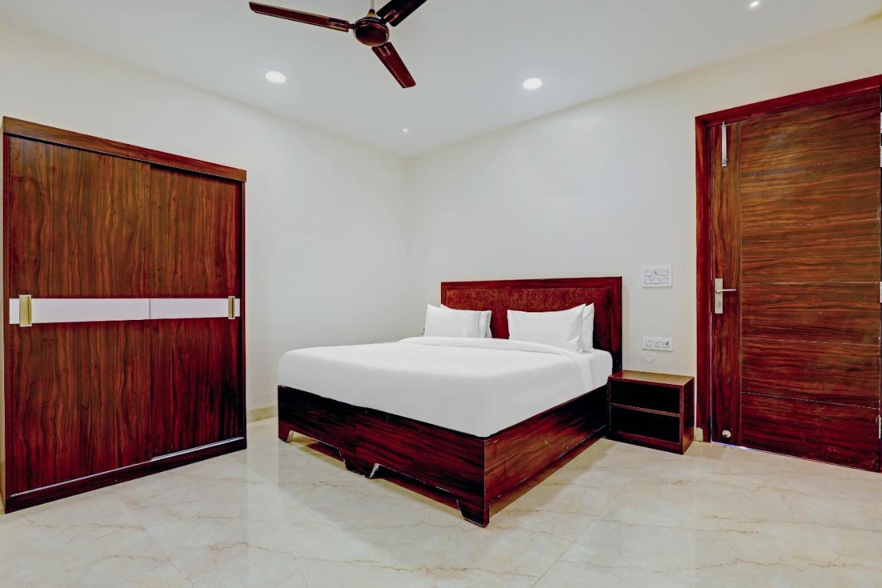 Collection O Hotel Aditya Palace Near Leisure Valley Park Gurgaon Zewnętrze zdjęcie