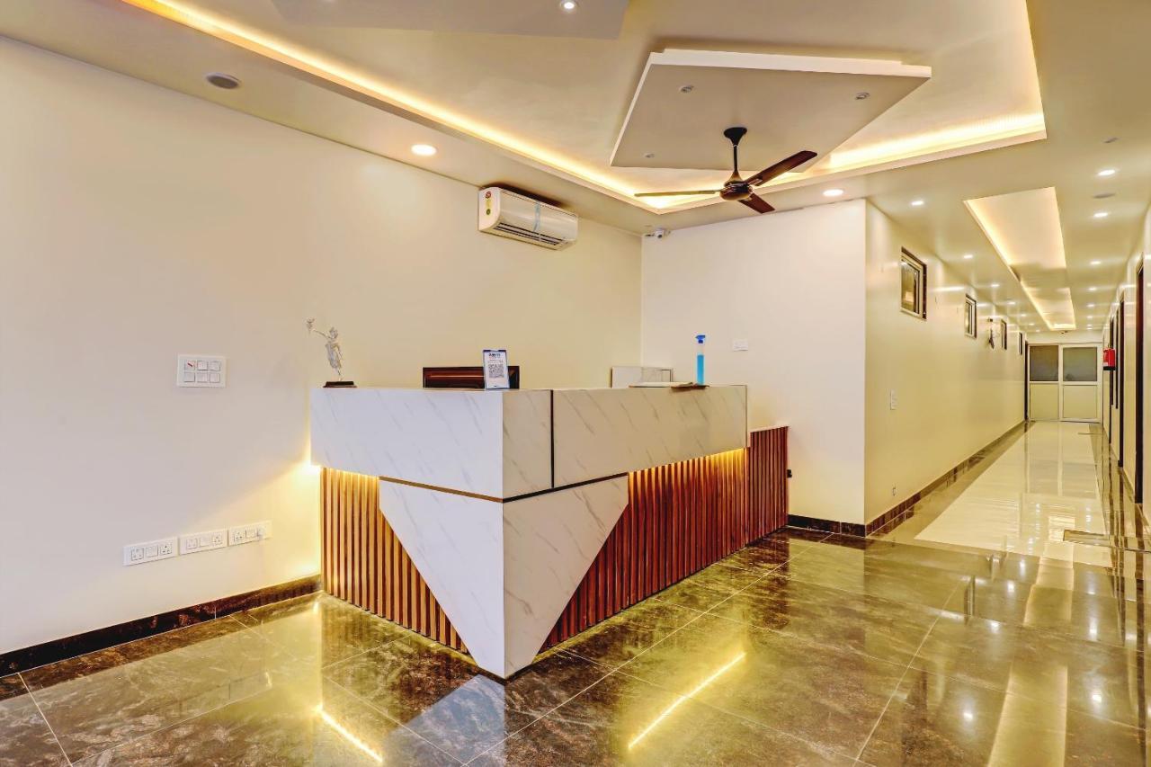 Collection O Hotel Aditya Palace Near Leisure Valley Park Gurgaon Zewnętrze zdjęcie